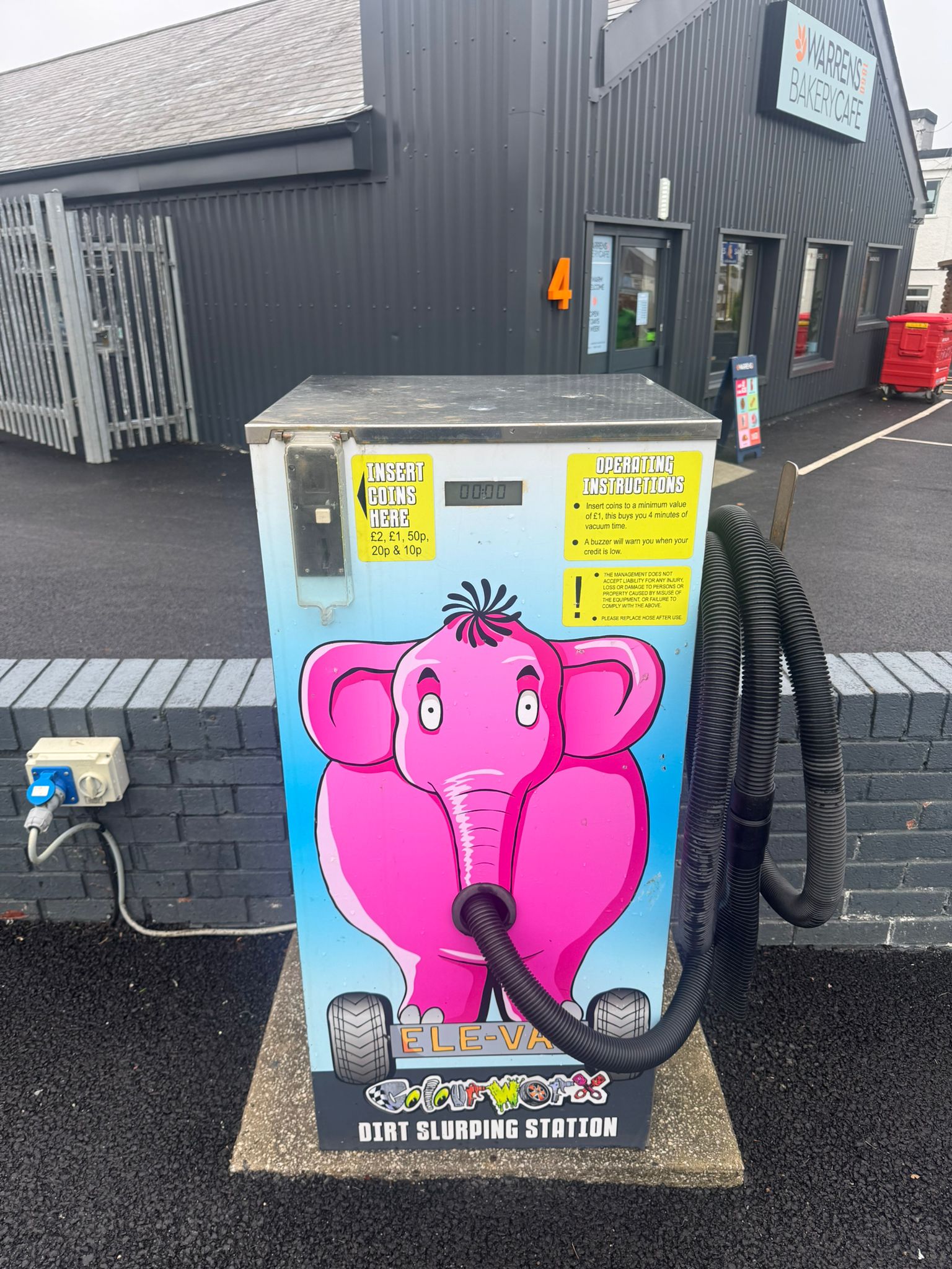 The Colourworx Newquay car vacuuming station