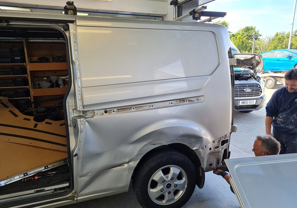 454307823_1072985104832942_7759476665899493468_n Car body repair
