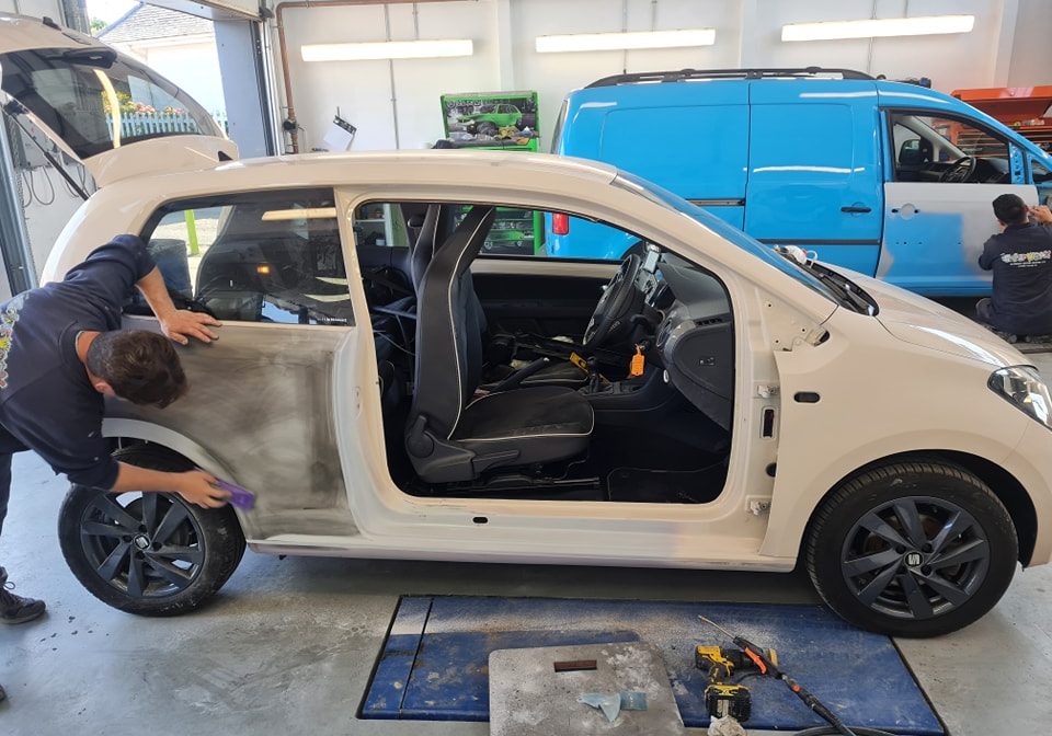 467246428_1160886482709470_6331900637918369045_n Car body repair